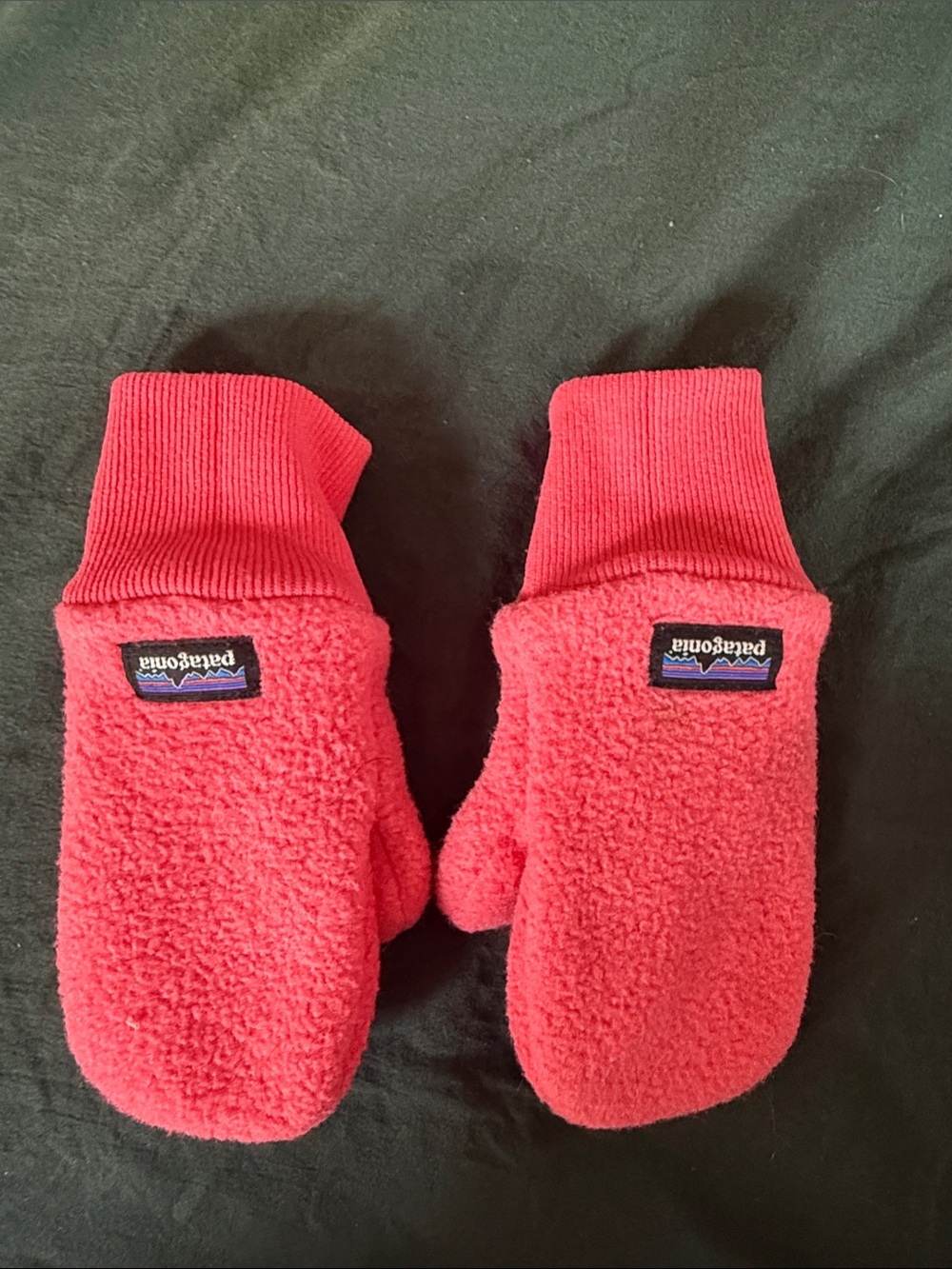 Patagonia Kids Coral-hot pink Fleece Mittens